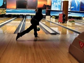 Bowling release in super slow motion - Jan 2010