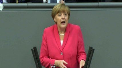 Merkel: sin ayuda a Grecia habría “caos” [VIDEO]