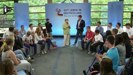 Angela Merkel fait pleurer une réfugiée palestinienne