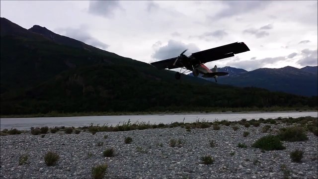 So short Alaskan Plane Landing against strong winds!