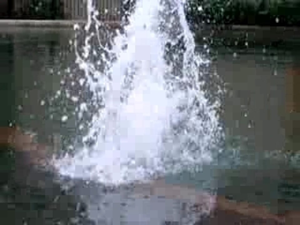 Ríver Quest Wasser Phontäne