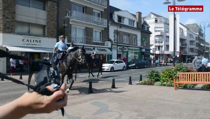 Perros-Guirec (22). Des chevaux de la Garde Républicaine en renfort