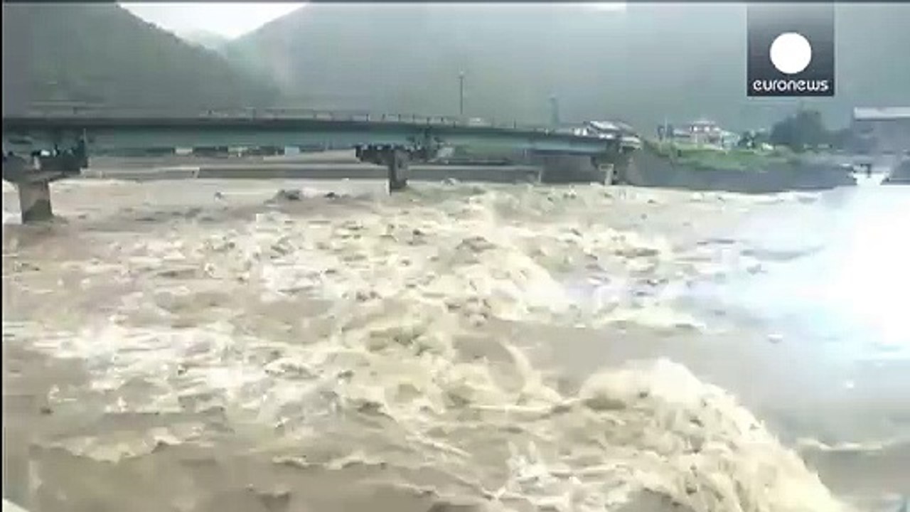 Taifun wütet über Japan