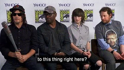 Comic Con 2015 - The Walking Dead Stars Meet Lucille the Bat