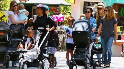 Kourtney Kardashian Takes The Kids To The Zoo Following Split