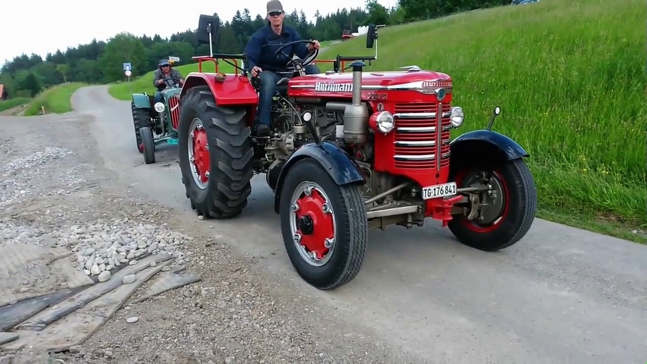 Pleiten, Pech und Hürlimann Traktor mit Panne.