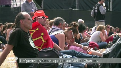 Les "chansons tristes" de Pierre Lapointe aux Vieilles Charrues