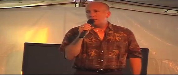 Danny McCorkle sings 'I Believe In The Man In The Sky' Elvis Week 2006