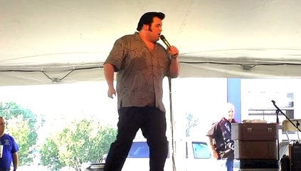 Joe Trites sings 'Walk A Mile In My Shoes' Elvis Week 2010