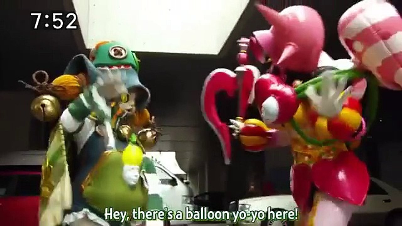 Kyoryuger   Kyoryu Henshin & Roll Call in Holiday Power rangers !