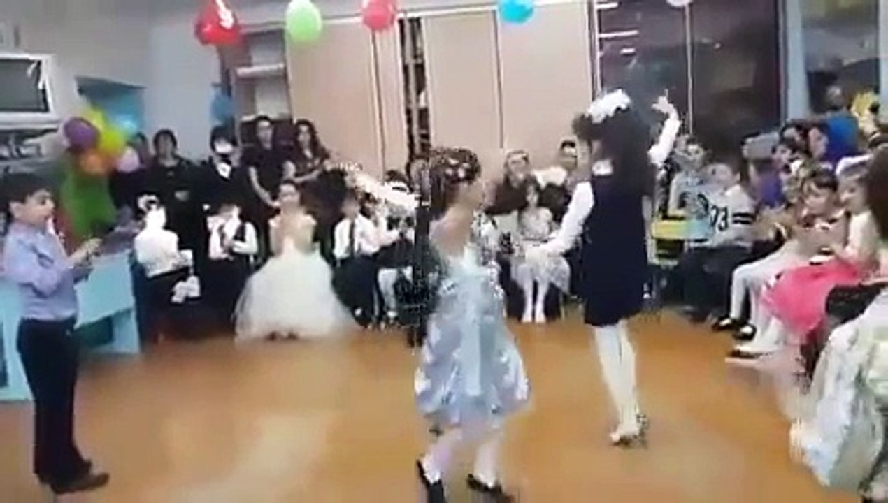 Lezgi folk Dance Performed by Children! Lezginskie folk dance performed by children!