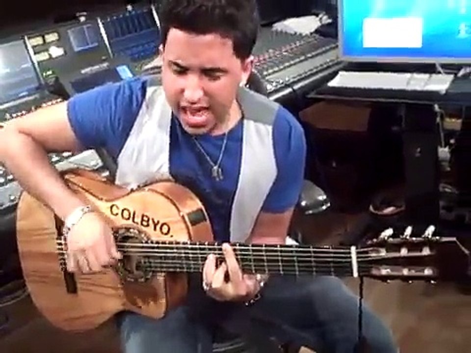 Colby O'Donis "What You Got" Acoustic Spanish Version