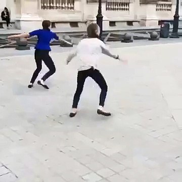 Maddie ziegler and kendall vertes in paris