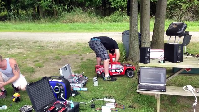 Losi 5t vs HPI baja 5sc 29cc