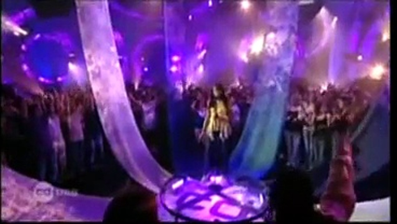 LeToya performing Torn on CD USA