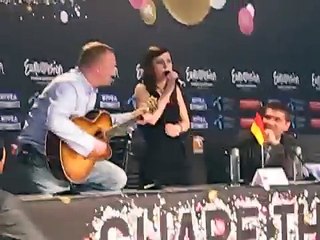 Lena  Meyer-Landrut  Singing about her German Accent