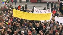 Studenten protesteren tegen bezuinigingen