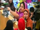 Amir Liaquat Making Women Fight in Ramazan Show