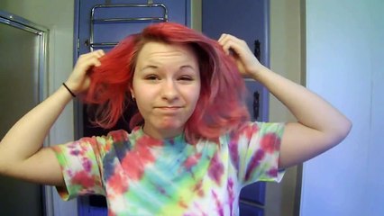 How To Go From an Unnatural Hair Color to Blonde (Vitamin C method)