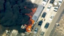 آتش سوزی در کالیفرنیا؛ چند خودور در بزرگراه سوخت