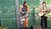 Great Ukulele Woman plays 007 song in San Diego! Taimane Gardner