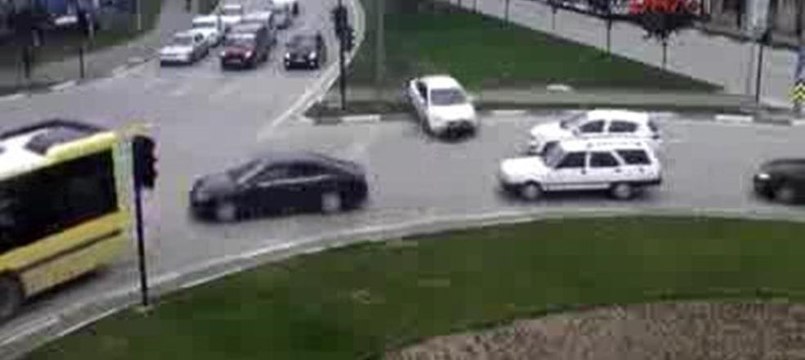 Kazalar saniye saniye MOBESE kameralarında