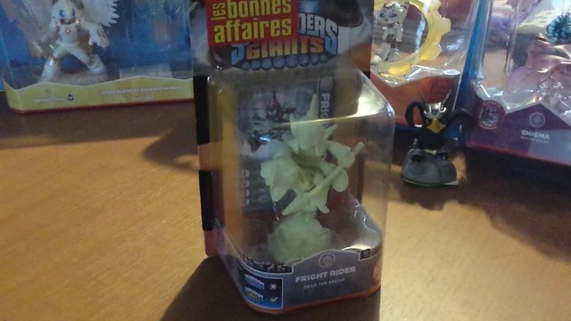 Unboxing : Fright Rider Glow (phosphorescent) - Skylanders Giants