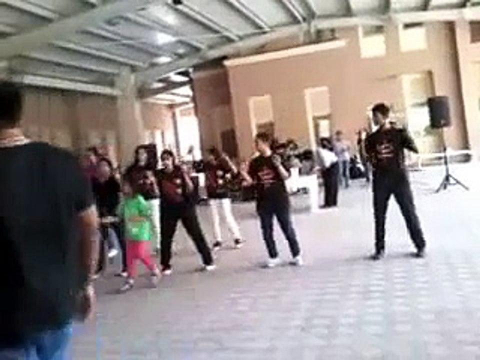 Christian Action Song -- I am trading my Sorrows