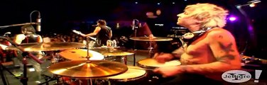 Joan Jett - Crimson & Clover / I Hate Myself ( Live )