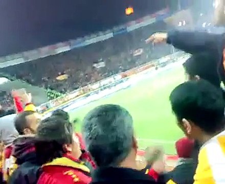 ultrAslan muhteşem galatasaray kapalı tribun