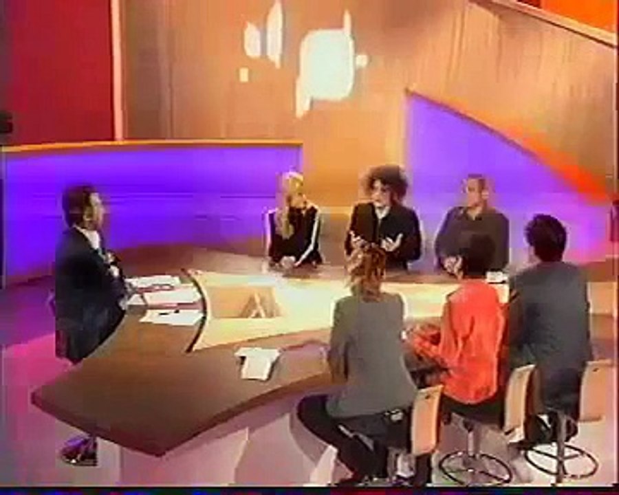Robert Smith (The Cure) on French TV show 2004