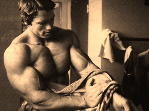 Arnold Schwarzenegger - Bodybuilding Training - (Workout Motivation Video)