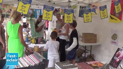 Lire en short quai de Troyes