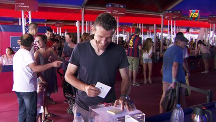 FC Barcelona coaches and former players voting in elections