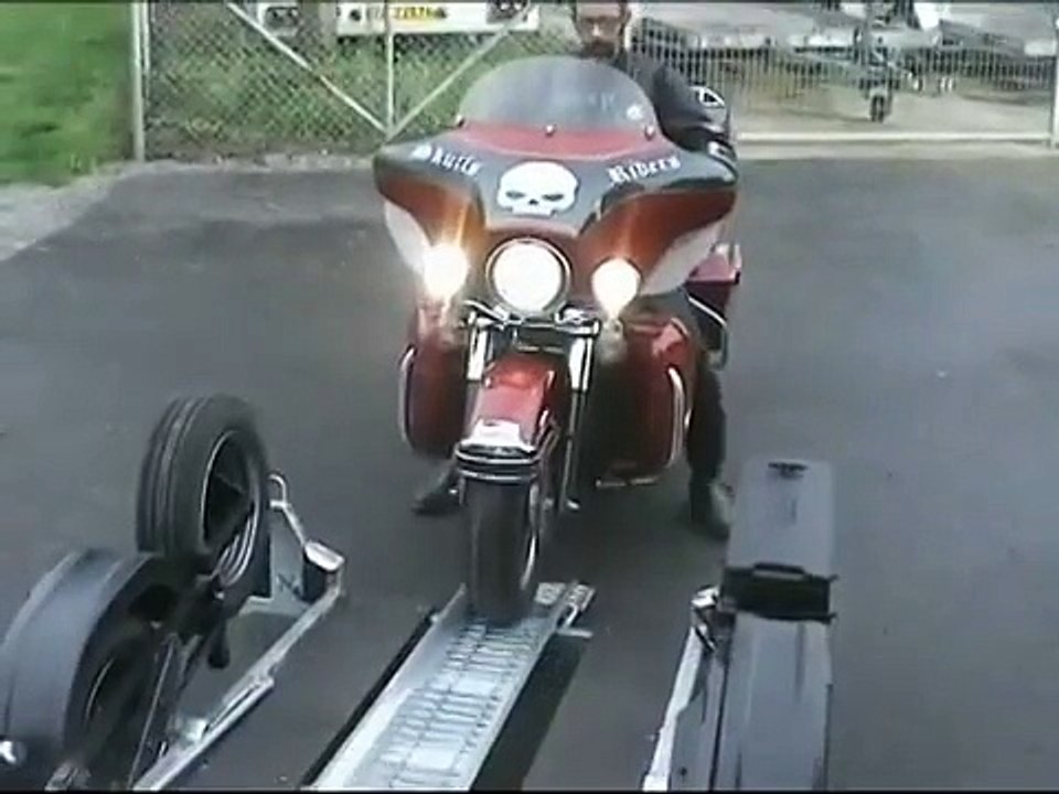 Remorque porte 1 moto 500 et 600 Kg RGW spécial Goldwing et gros cube disponible sur norauto.fr