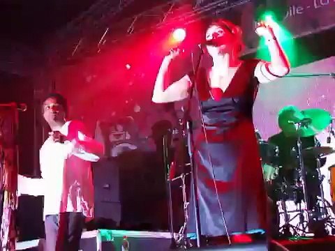 Nouvelle Vague - Tainted Love (Soft Cell)