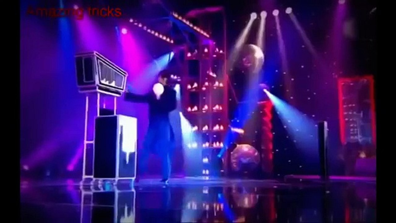 اخطر ساحر في العالم .. شاهد ماذا يفعل ...لا يصدق