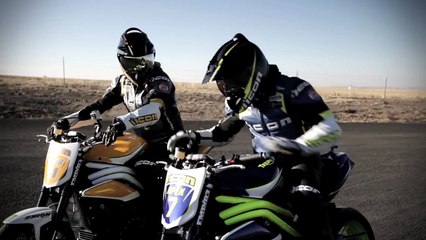 INCREDIBLE!!!!!!!!!!!! Police chase bikes, incredible drifting HD