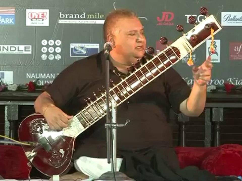 Tum Aay Ho Na Shab e Intezaar.. Faiz.. Shujaat Husain Khan