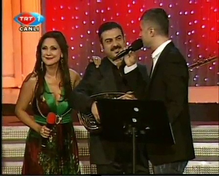 Özcan Deniz-Bir Umut-iki renk