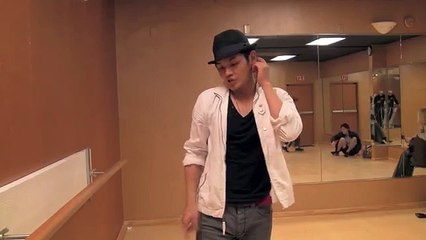 How to Moonwalk Correctly