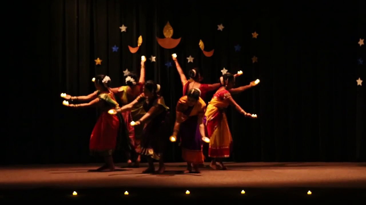 SDMM Diwali 2013 - Diya Dance