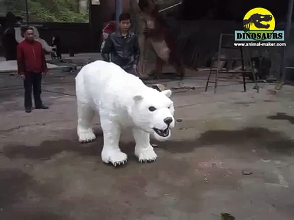 Walking polar bear  robotic animals