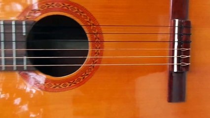 Đàn guitar classic giá rẻ cho người mới tập