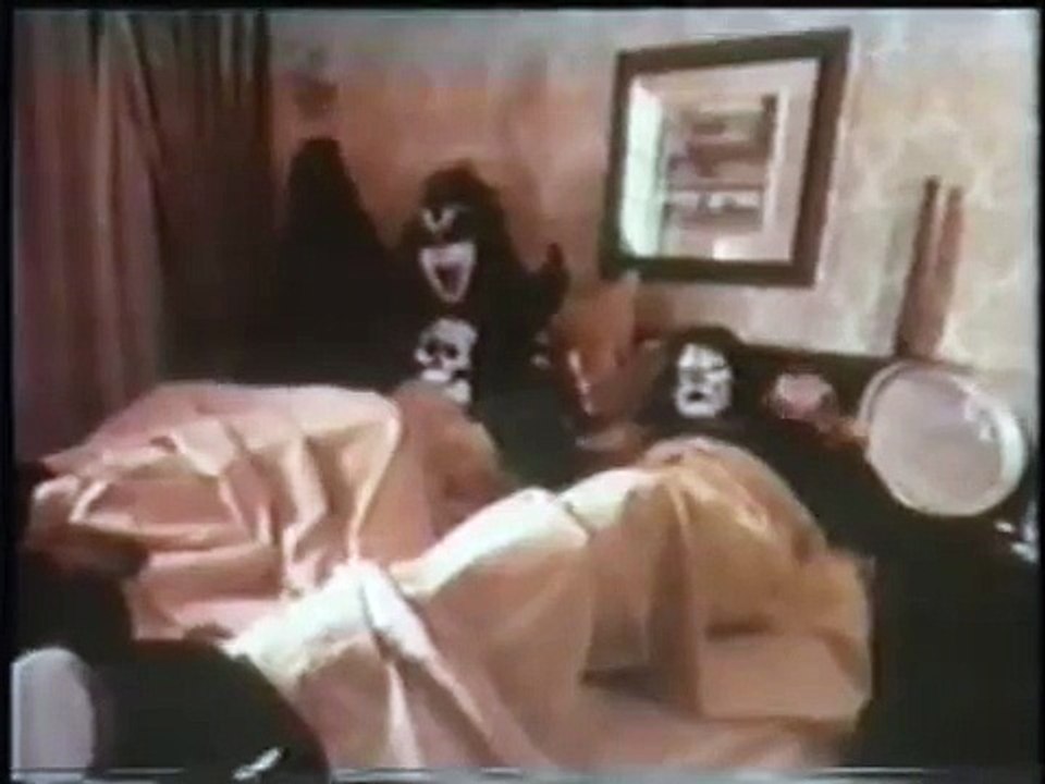 Kiss - Parasite