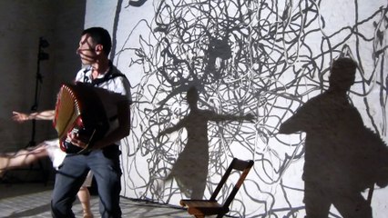 Aux Insolites du Prieuré, Nep crée la danse et la musique...