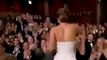 Jennifer Lawrence falls down The Oscar 2013   Caída de Jennifer Lawrence Los Oscar 2013