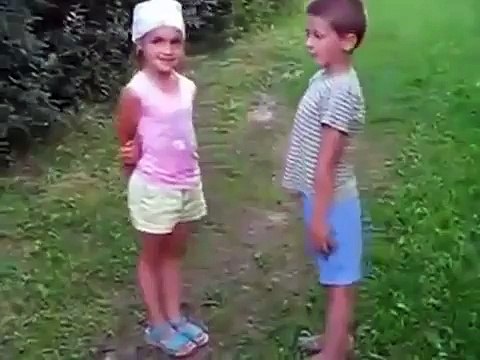 ☼Приколы. Офигеть, во дети дают, уже в таком возрасте целуются, пипец. Прикольные дети.