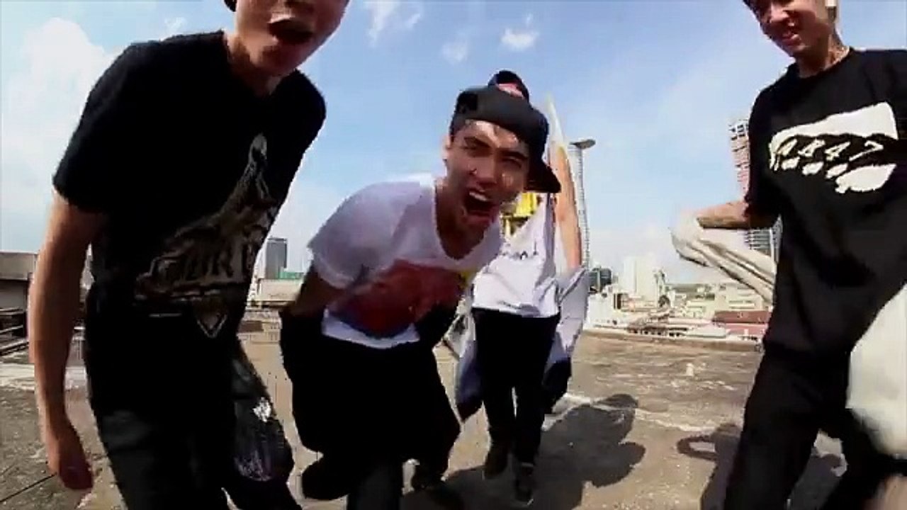 Dumbo Poreotics - Skrillex - wild for the night(remix) + Viet vina house :)