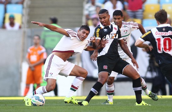 Flu faz festa para R10, mas Jhon Cley decide e dá vitória para o Vasco